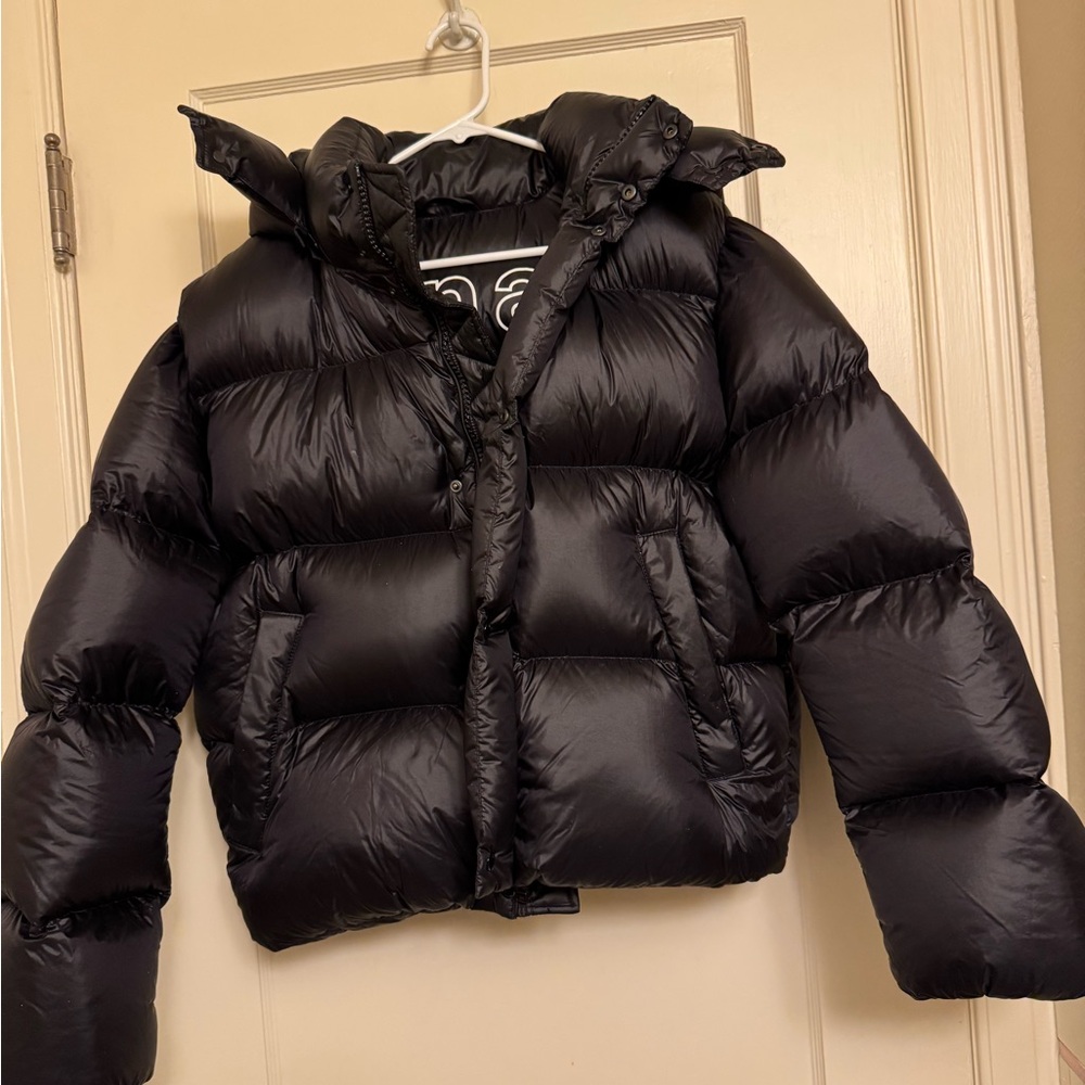 Aritzia TNA Mega Puff Size Small